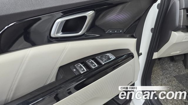 Kia Canival 2021 — photo 30