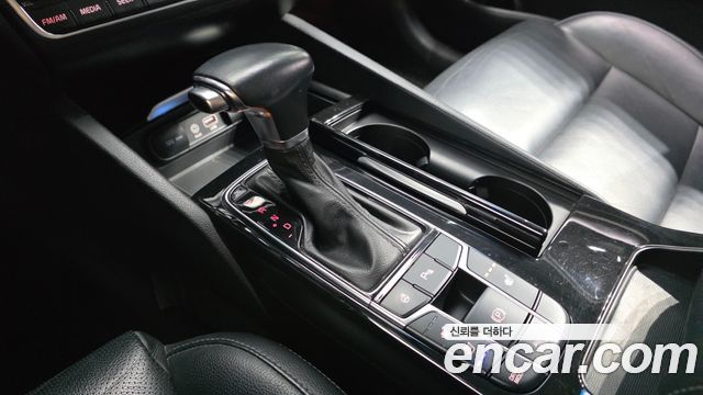 Kia K7 2016 — photo 12