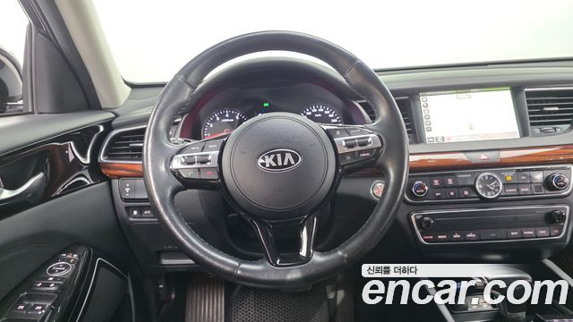Kia K7 2016 — photo 22