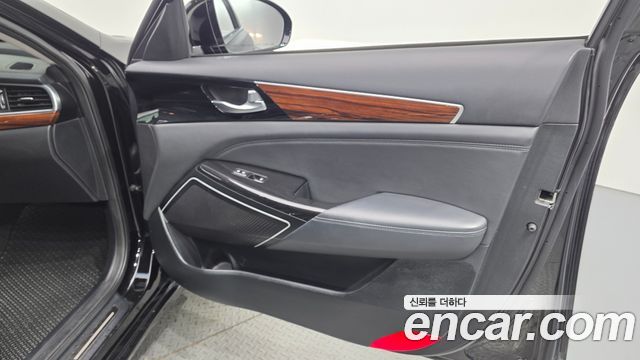 Kia K7 2016 — photo 14