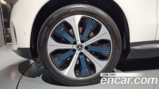 Mercedes-Benz EQC 2020 — photo 5