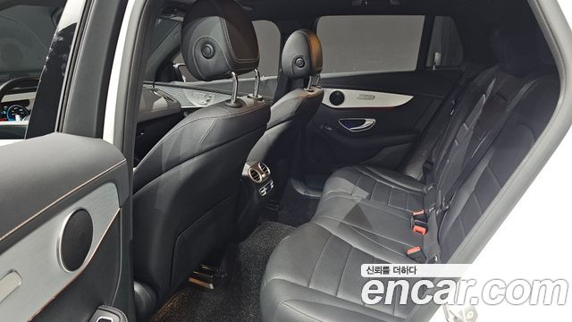Mercedes-Benz EQC 2020 — photo 18