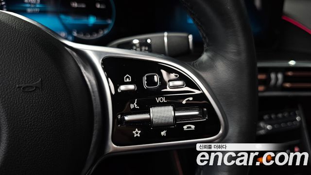Mercedes-Benz EQC 2020 — photo 30