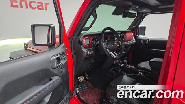 Jeep Wrangler 2021 — photo 13