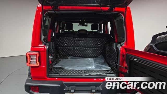 Jeep Wrangler 2021 — photo 26
