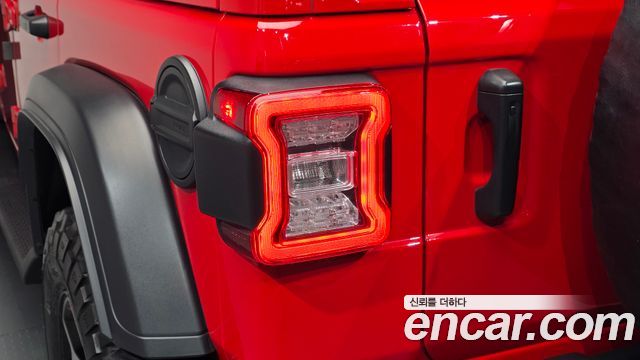 Jeep Wrangler 2021 — photo 9