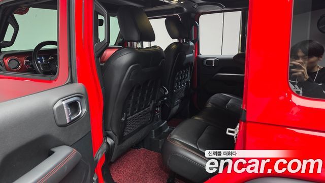 Jeep Wrangler 2021 — photo 16