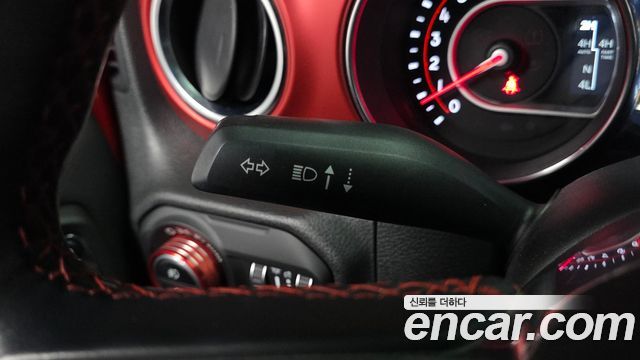 Jeep Wrangler 2021 — photo 29
