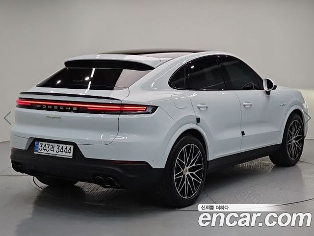 Porsche Cayenne 2025 — photo 4