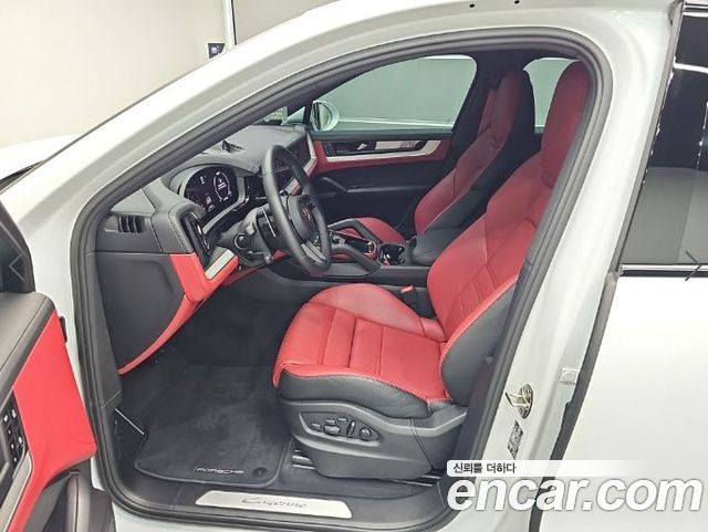 Porsche Cayenne 2025 — photo 11