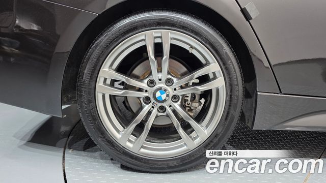 BMW 3-Series 2018 — photo 5