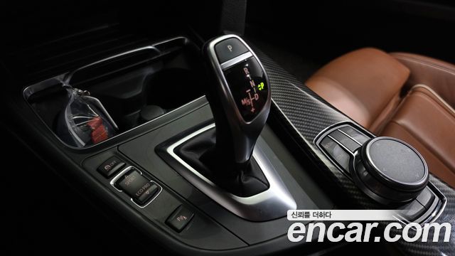 BMW 3-Series 2018 — photo 12