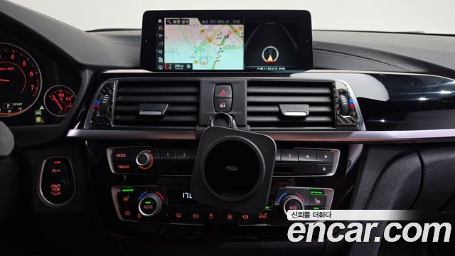 BMW 3-Series 2018 — photo 19