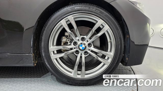 BMW 3-Series 2018 — photo 7