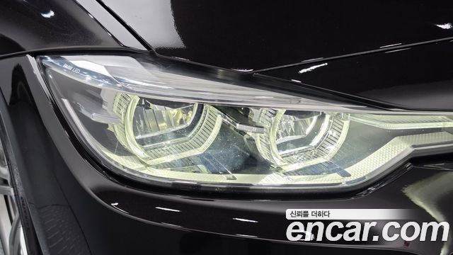 BMW 3-Series 2018 — photo 8