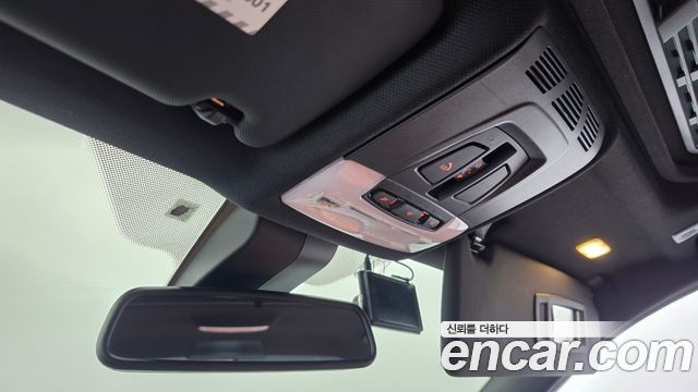 BMW 3-Series 2018 — photo 31