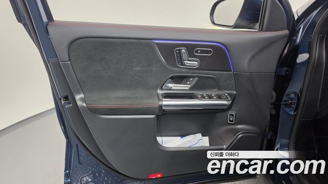 Mercedes-Benz GLA-Class 2021 — photo 14