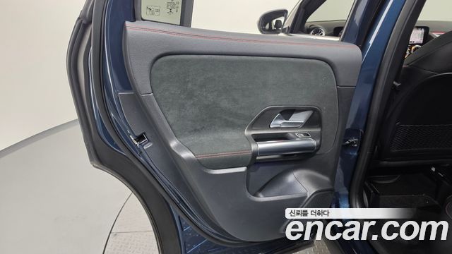 Mercedes-Benz GLA-Class 2021 — photo 15