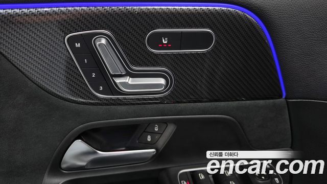 Mercedes-Benz GLA-Class 2021 — photo 30