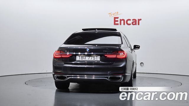 BMW 7-Series 2016 — photo 4