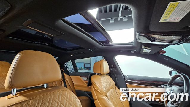 BMW 7-Series 2016 — photo 25