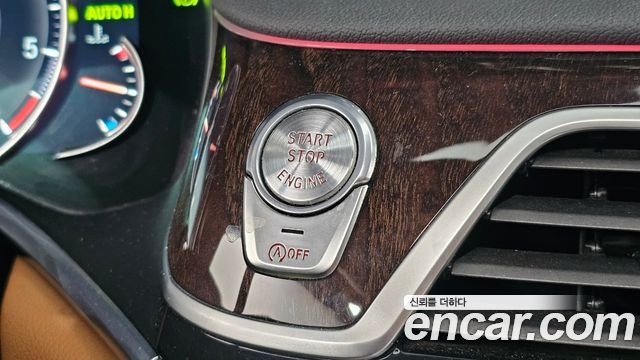 BMW 7-Series 2016 — photo 28