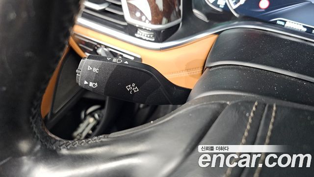 BMW 7-Series 2016 — photo 33