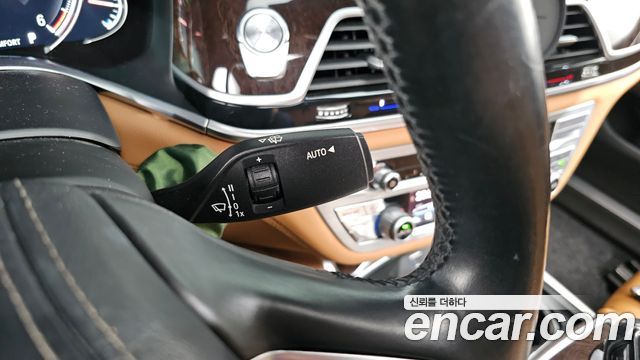 BMW 7-Series 2016 — photo 34