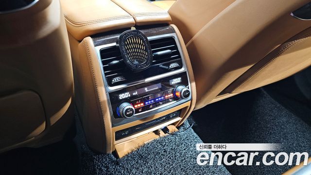BMW 7-Series 2016 — photo 38