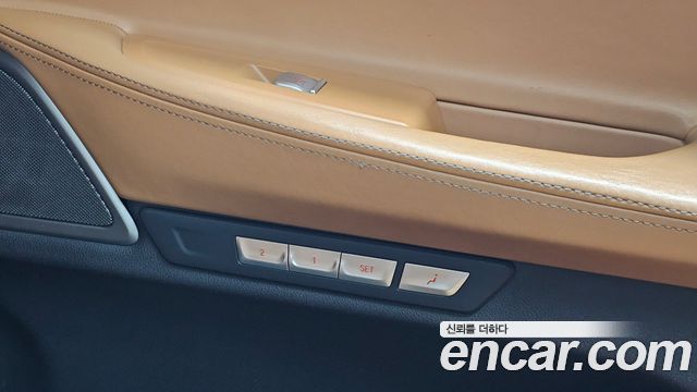 BMW 7-Series 2016 — photo 39