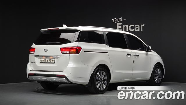 Kia Canival 2015 — photo 2