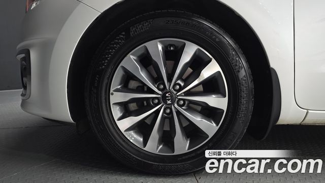 Kia Canival 2015 — photo 5