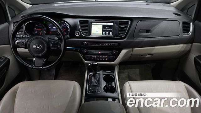 Kia Canival 2015 — photo 7