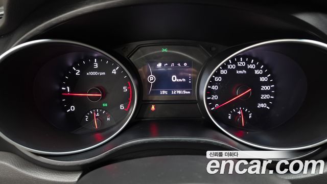 Kia Canival 2015 — photo 8
