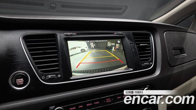 Kia Canival 2015 — photo 15