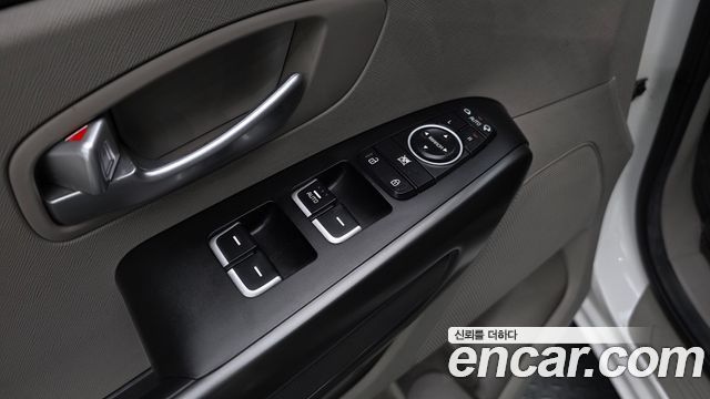 Kia Canival 2015 — photo 16