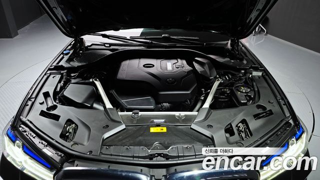 BMW 5-Series 2023 — photo 6