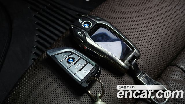 BMW 5-Series 2023 — photo 17