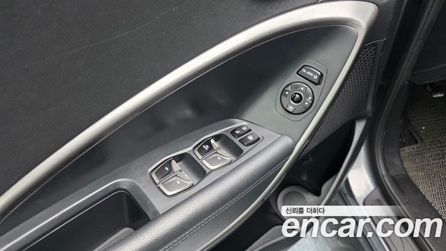 Hyundai Santafe 2016 — photo 29