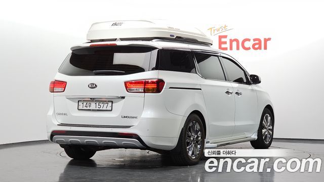 Kia Canival 2015 — photo 2