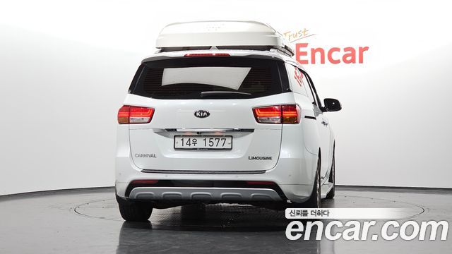 Kia Canival 2015 — photo 4