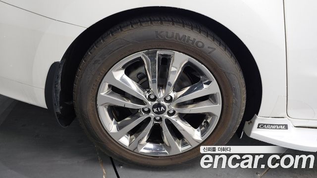 Kia Canival 2015 — photo 5