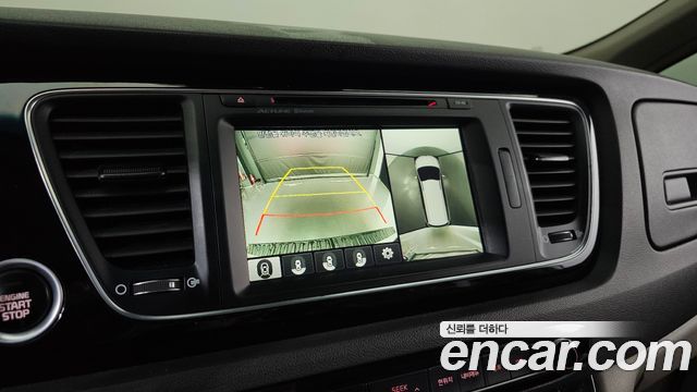 Kia Canival 2015 — photo 15