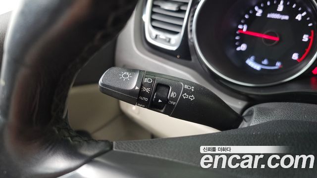Kia Canival 2015 — photo 17