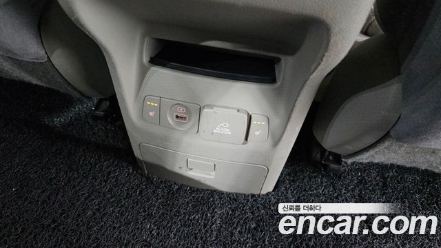 Kia Canival 2015 — photo 19