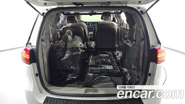 Kia Canival 2015 — photo 20