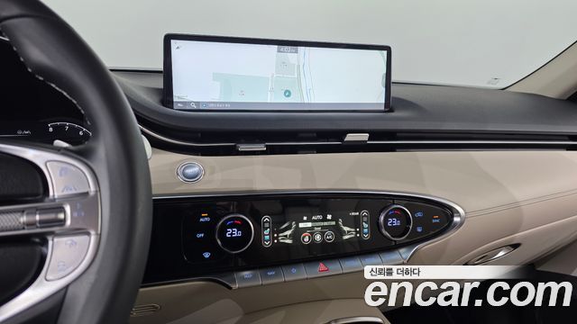 Genesis GV70 2022 — photo 12
