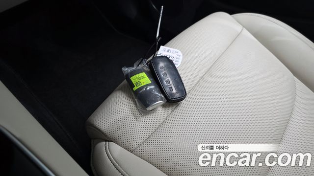 Genesis GV70 2022 — photo 15