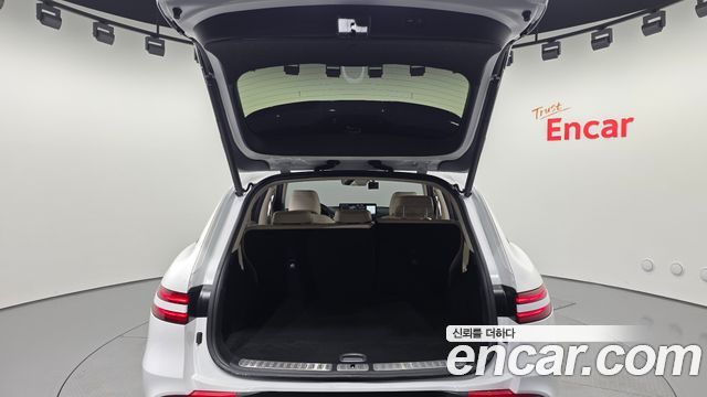 Genesis GV70 2022 — photo 17