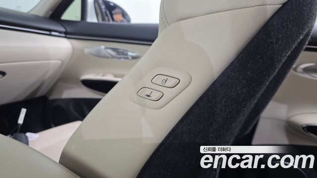 Genesis GV70 2022 — photo 18
